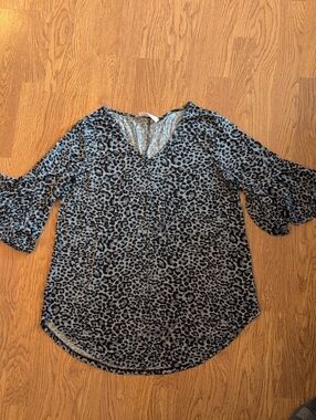 Zenana Outfitters Grey and Black Leopard Print V-Neck Tunic